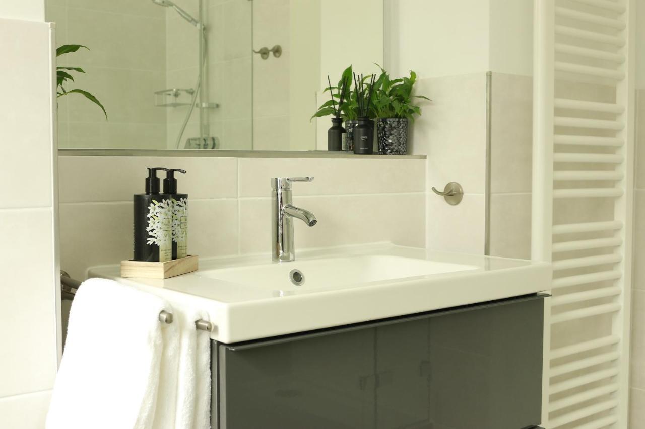 Am City Apartment 24H Self-Check-In, Free Parking, U-Bahn 350M, Netflix Neurenberg Buitenkant foto