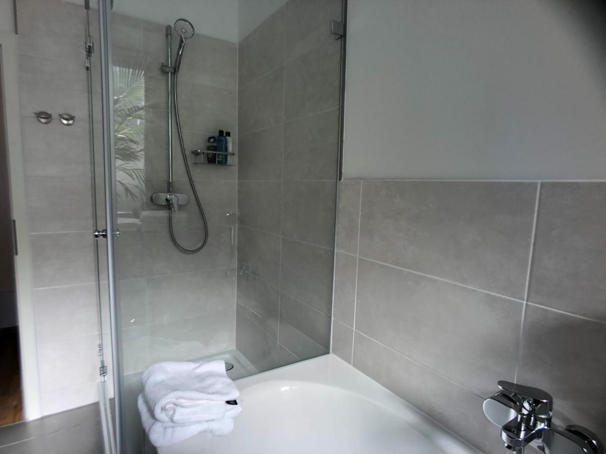 Am City Apartment 24H Self-Check-In, Free Parking, U-Bahn 350M, Netflix Neurenberg Buitenkant foto