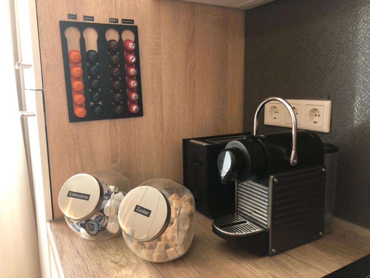 Am City Apartment 24H Self-Check-In, Free Parking, U-Bahn 350M, Netflix Neurenberg Buitenkant foto