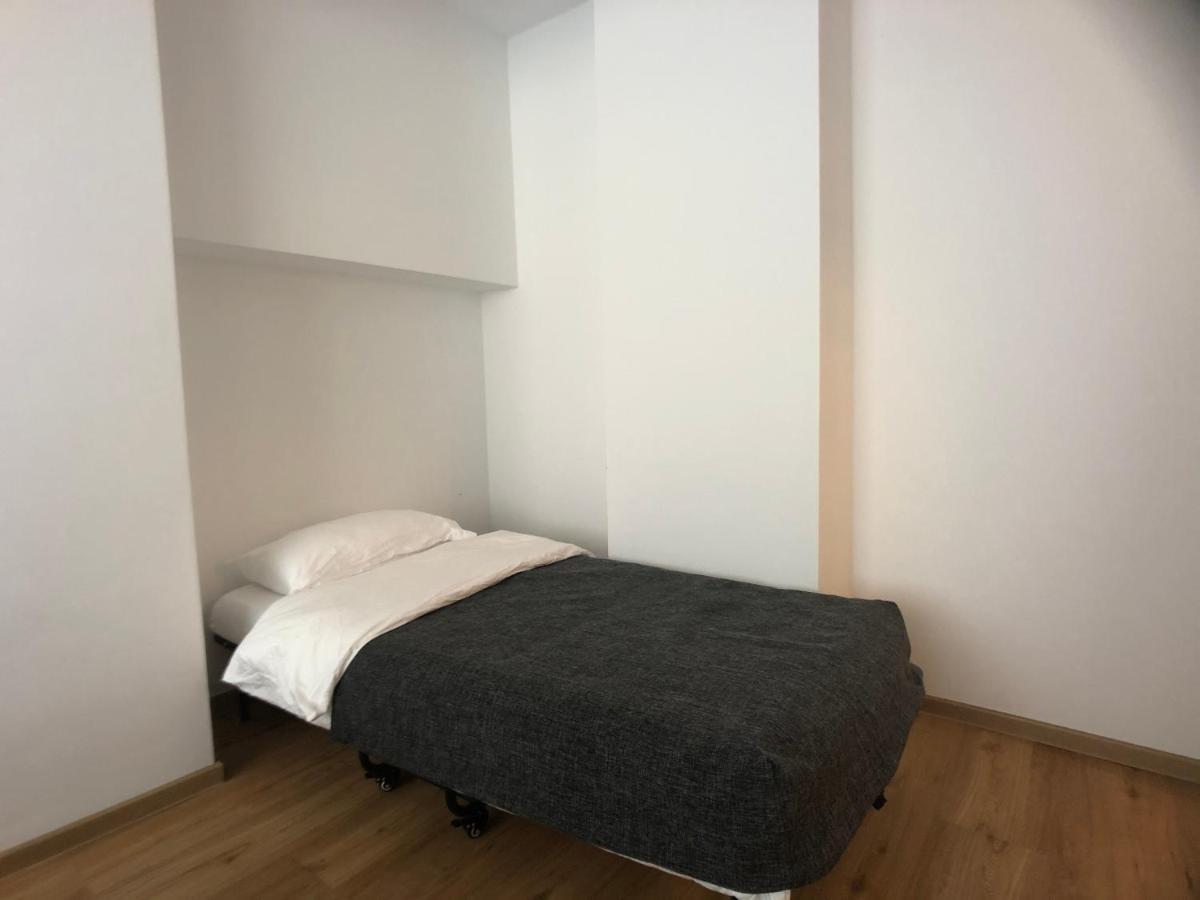 Am City Apartment 24H Self-Check-In, Free Parking, U-Bahn 350M, Netflix Neurenberg Buitenkant foto
