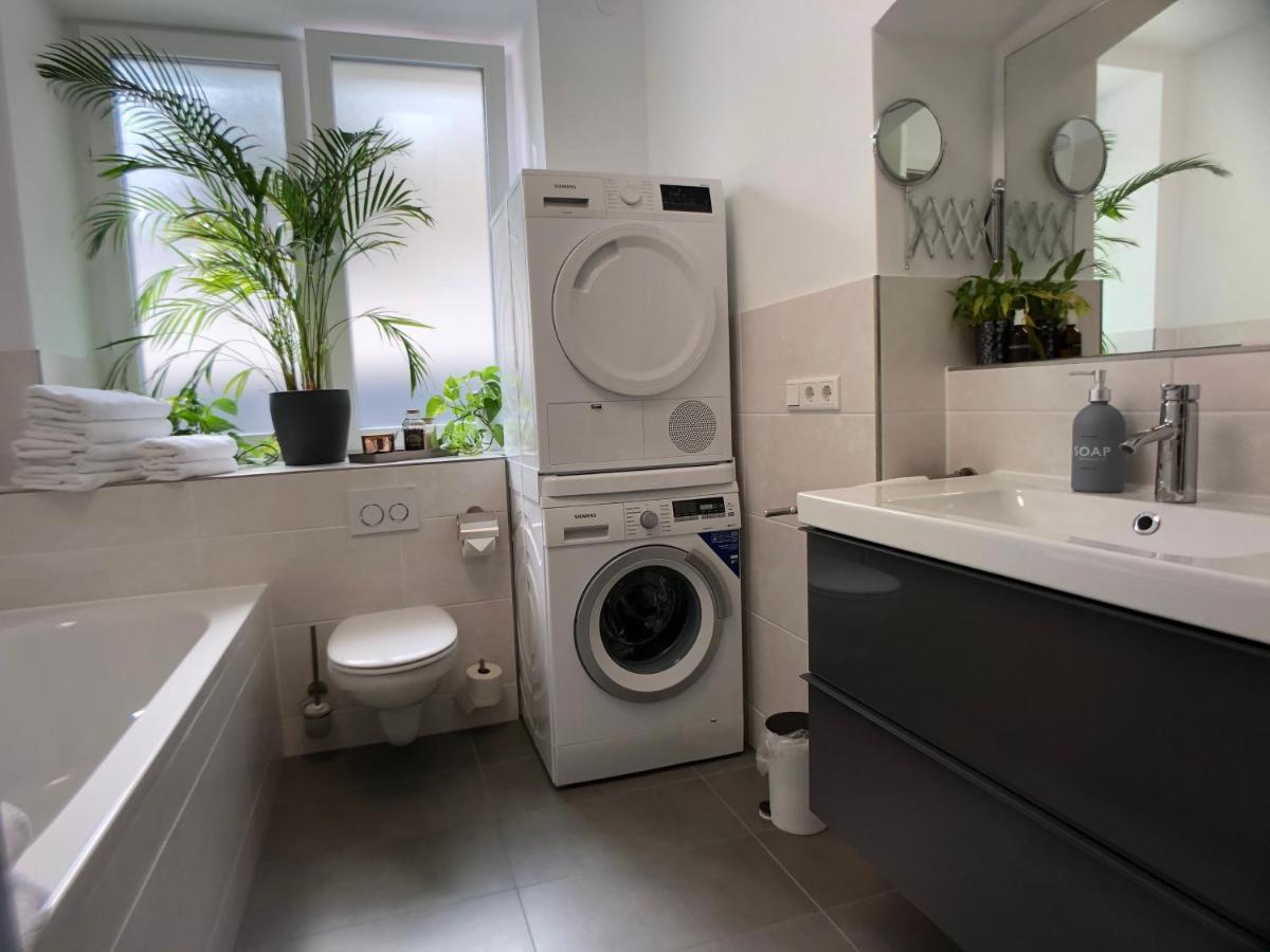 Am City Apartment 24H Self-Check-In, Free Parking, U-Bahn 350M, Netflix Neurenberg Buitenkant foto